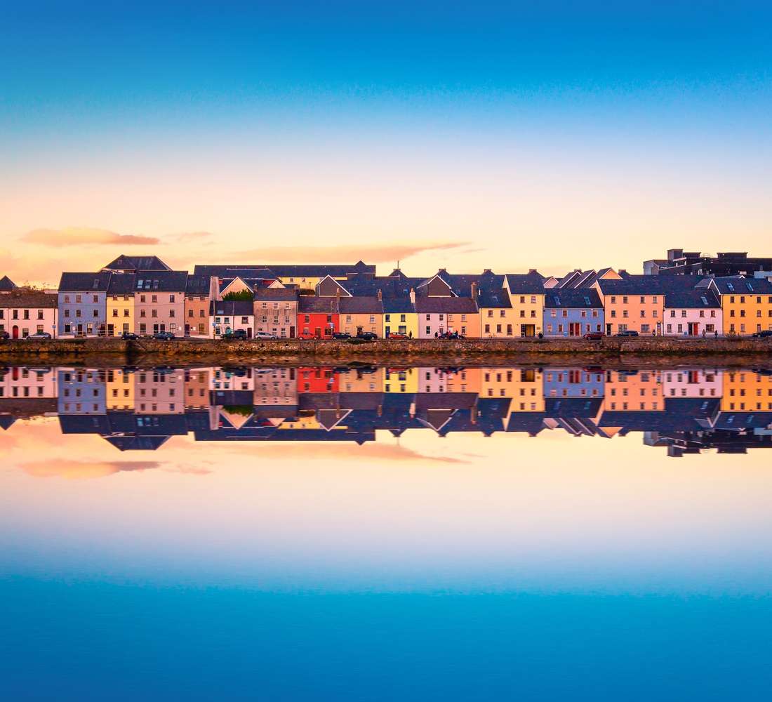 Galway Hop-On Hop-Off Sightseeing Bus Tours – Galway's iconic landmarks and flexible tickets in 2025 Hop-on hop-off sightseeing bus tours in Galway, Ireland – Open-top buses, top attractions, and free cancellation in 2025